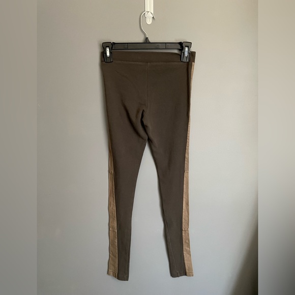 Alice + Olivia Leather Panel Zip Front Leggings - Picture 3 of 6